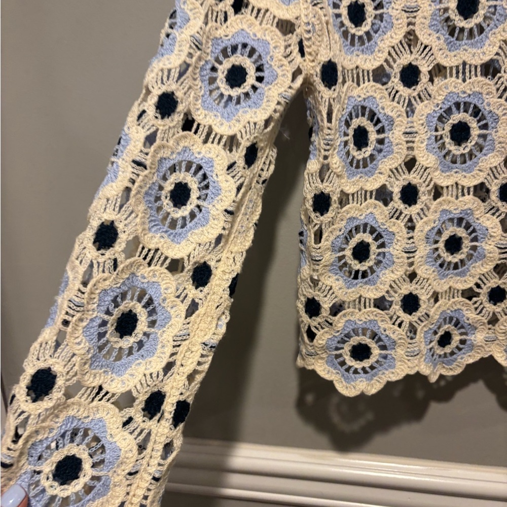 Gorgeous Women's/Teen's Crochet Floral Lace Top - Size Medium NWT - Picture 2 of 16